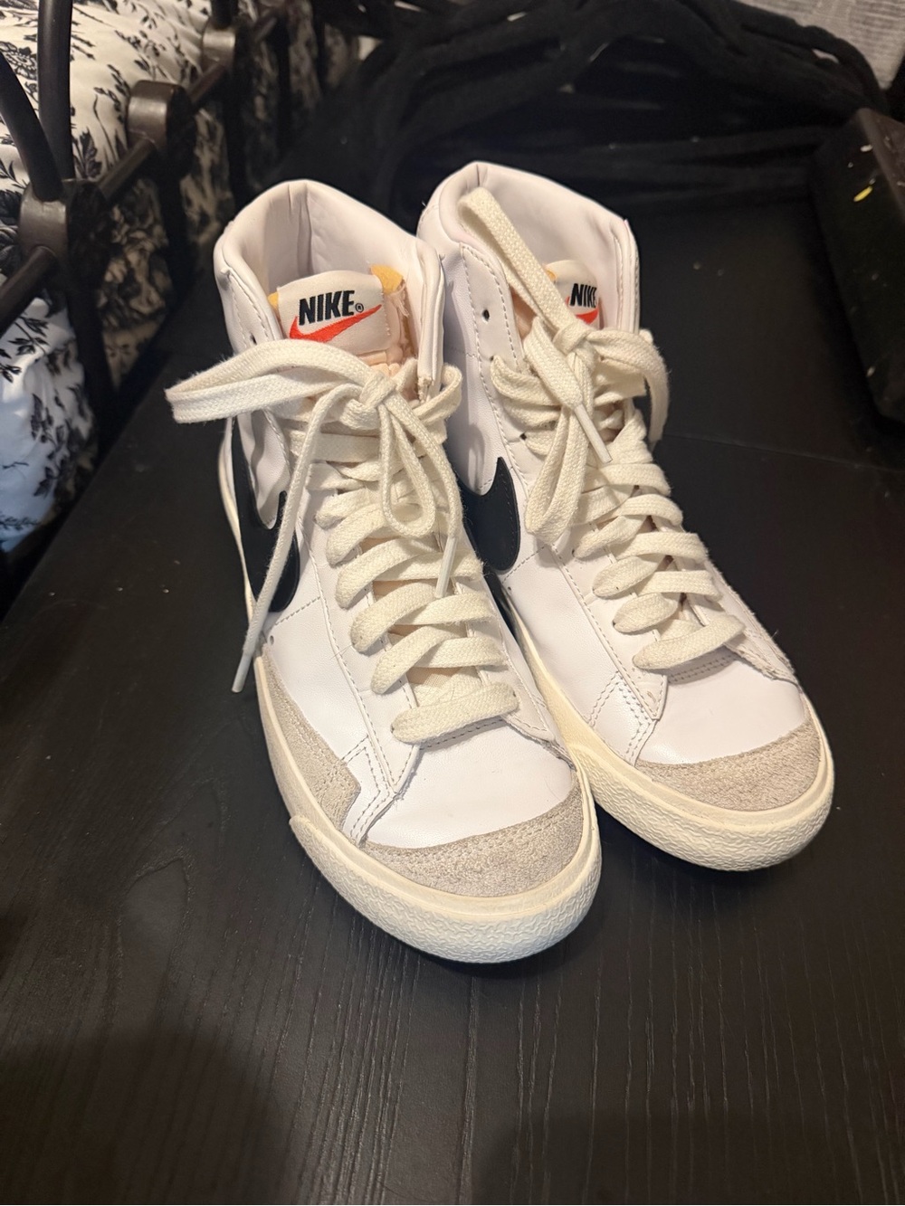 Nike Blazer Mid ‘77- women’s size 7